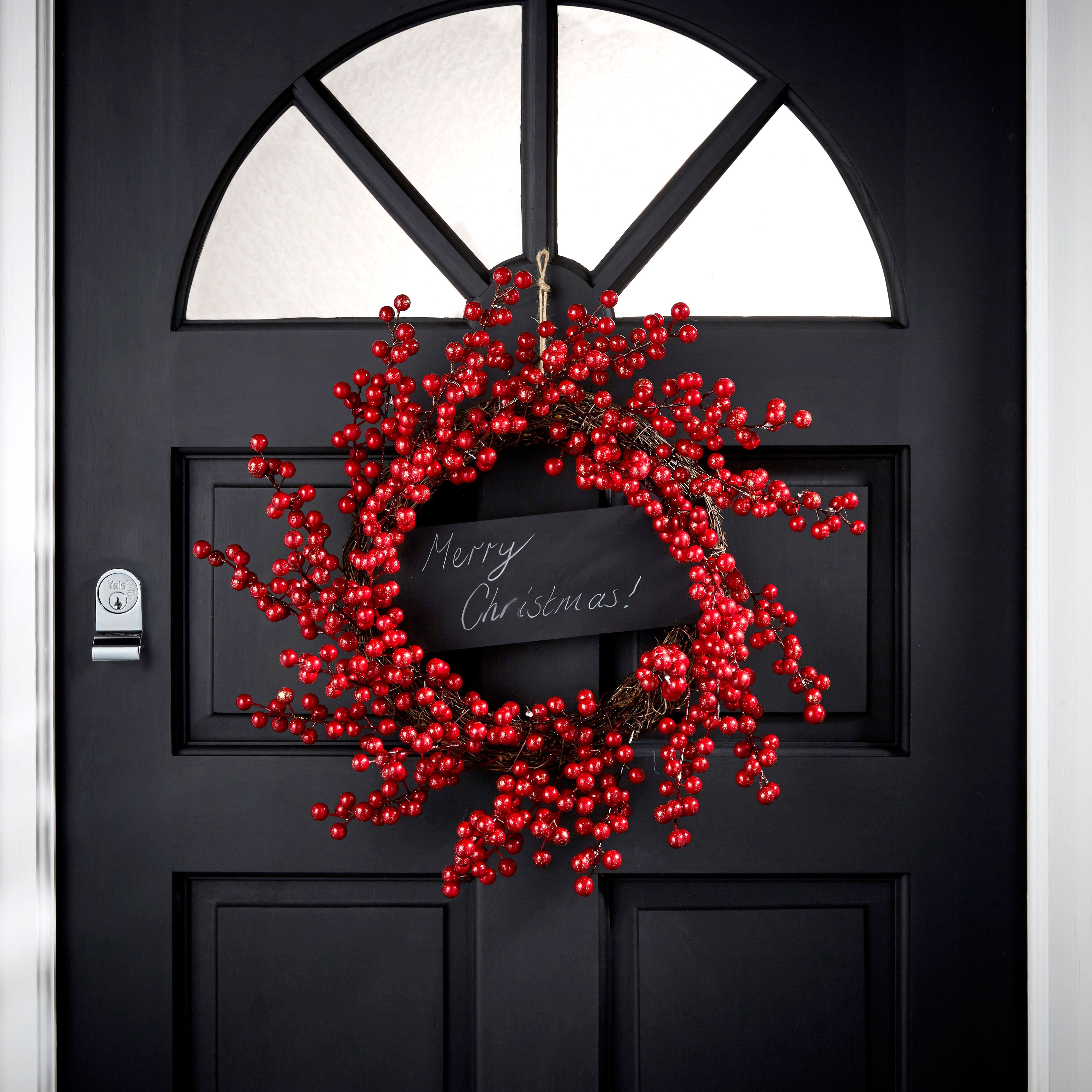 Red Berries With Chalkboard Wreath, (D)360mm Price Comparisons | Compare The Build