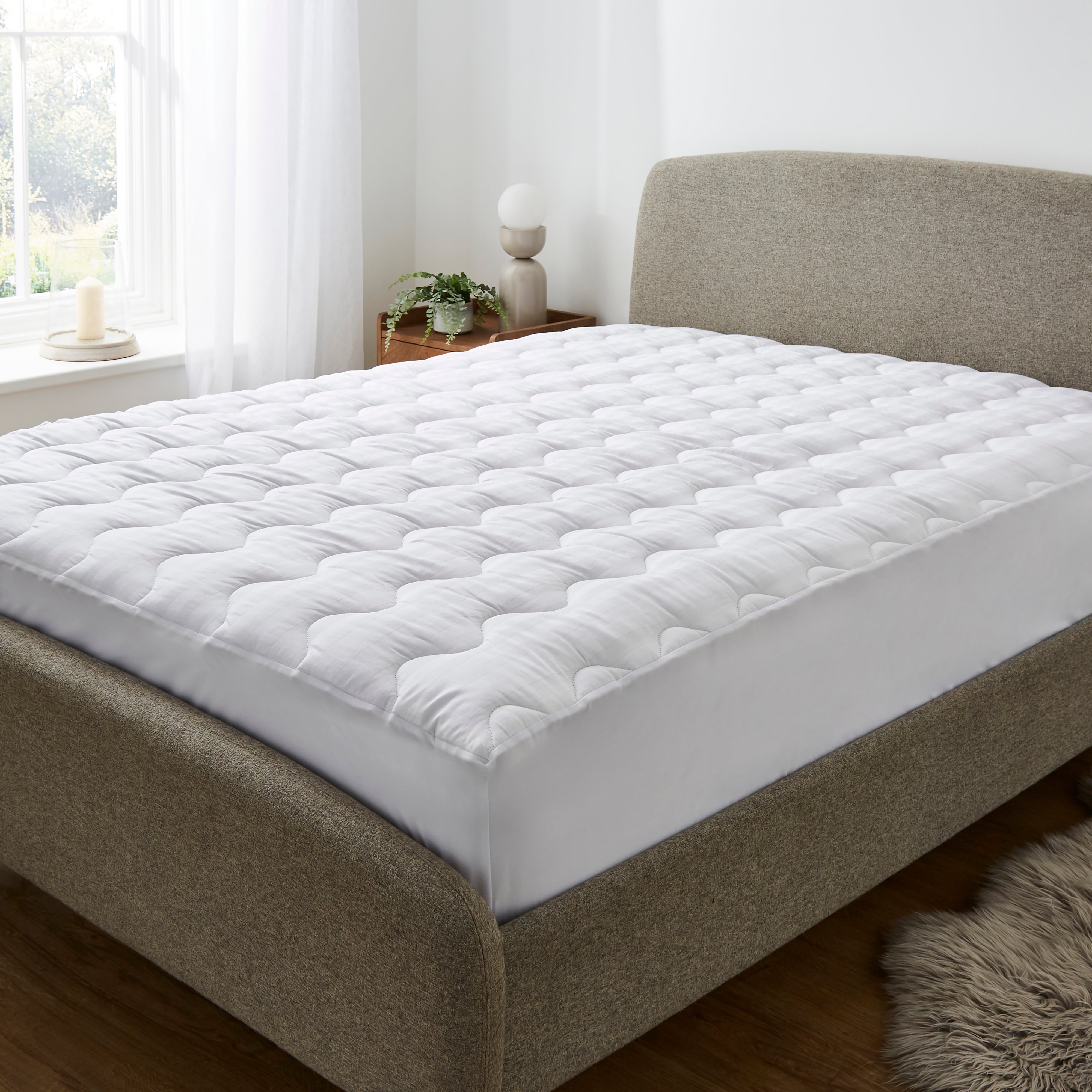 Hotel Luxury Cotton Mattress Topper White | Compare The Build