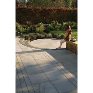 Marshalls Sawn Versuro Smooth Autumn Bronze Paving Slab 560 x 275 x 22 mm - 18.5m2 pack | Compare The Build