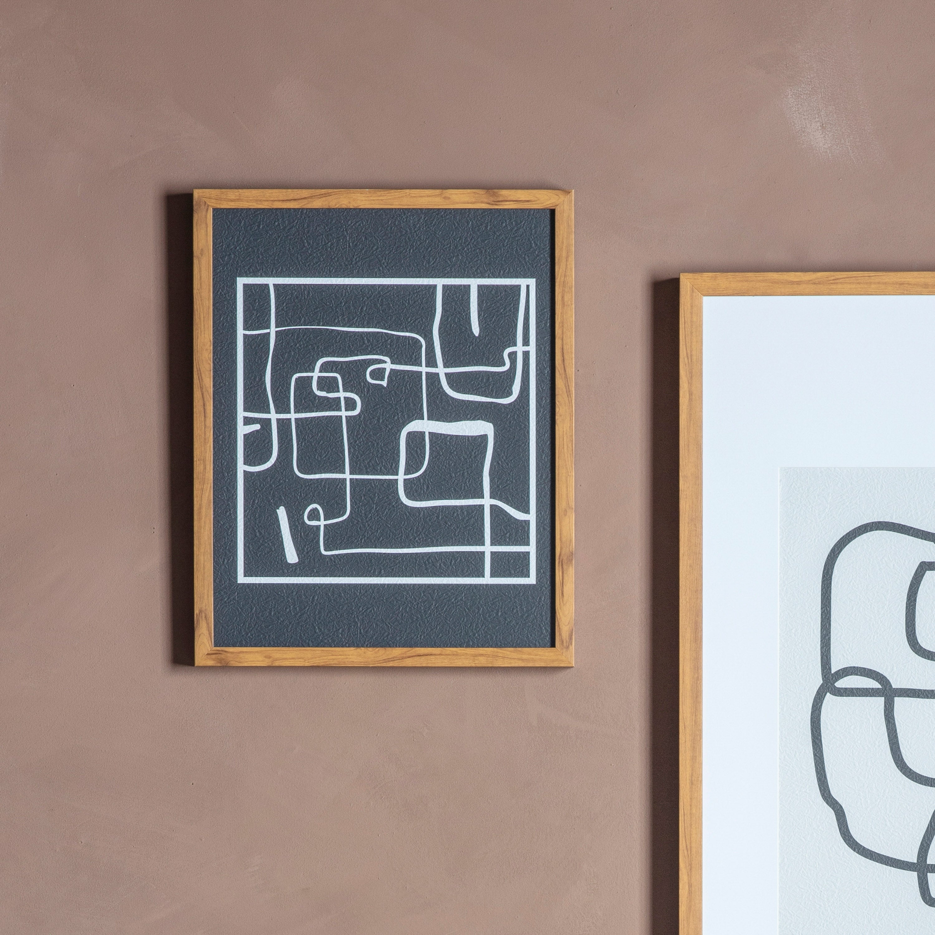 Roswell Line Drawing Framed Art Black/White Price Comparisons | Compare The Build