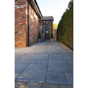 Marshalls Indian Sandstone Textured Grey Multi Paving Slab 560 x 275 x 25 mm - 19.7 m2 pack Price Comparisons | Compare The Build