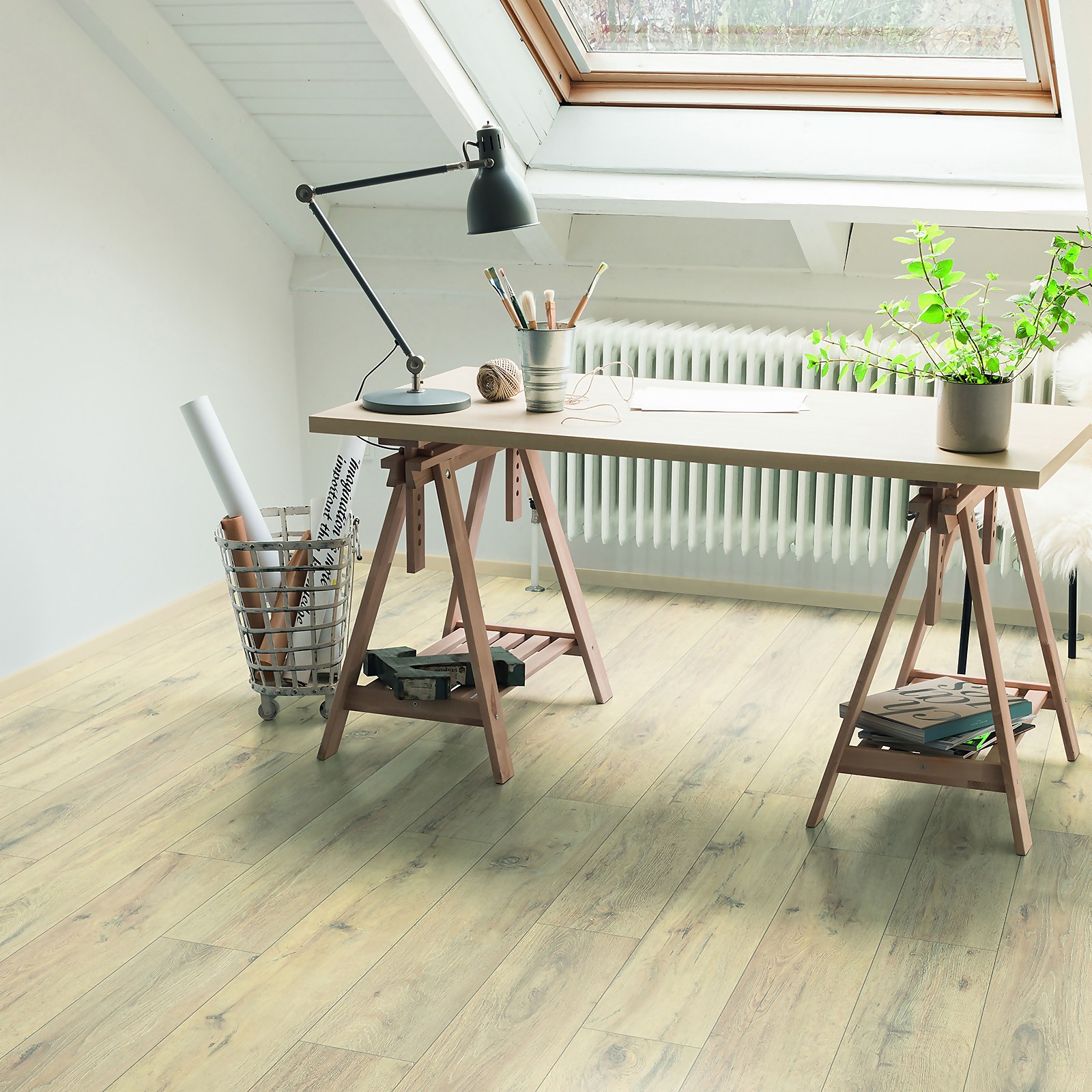 EGGER HOME Parquet Oak 8mm Laminate Flooring Price Comparisons | Compare The Build