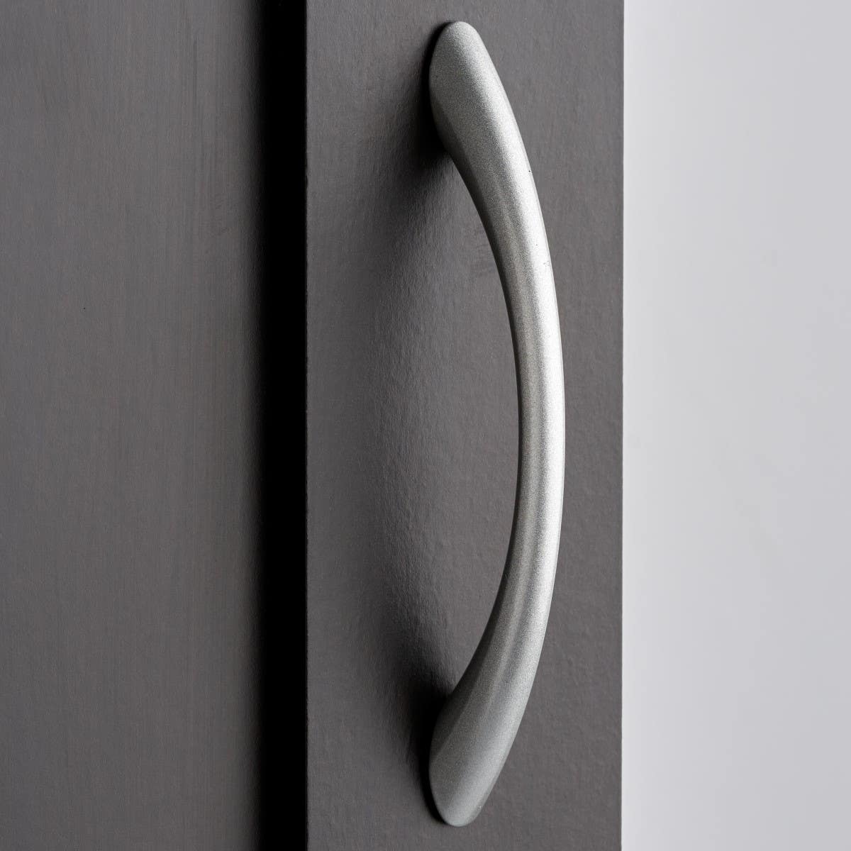 Plastic Tapered Pull Cabinet Handle 96 mm Satin Nickel | Compare The Build