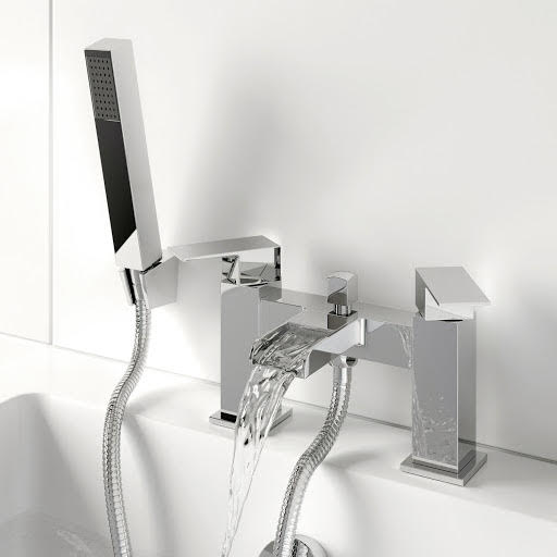 Architeckt Dakota Bath Shower Mixer Waterfall Tap Chrome Price Comparisons | Compare The Build