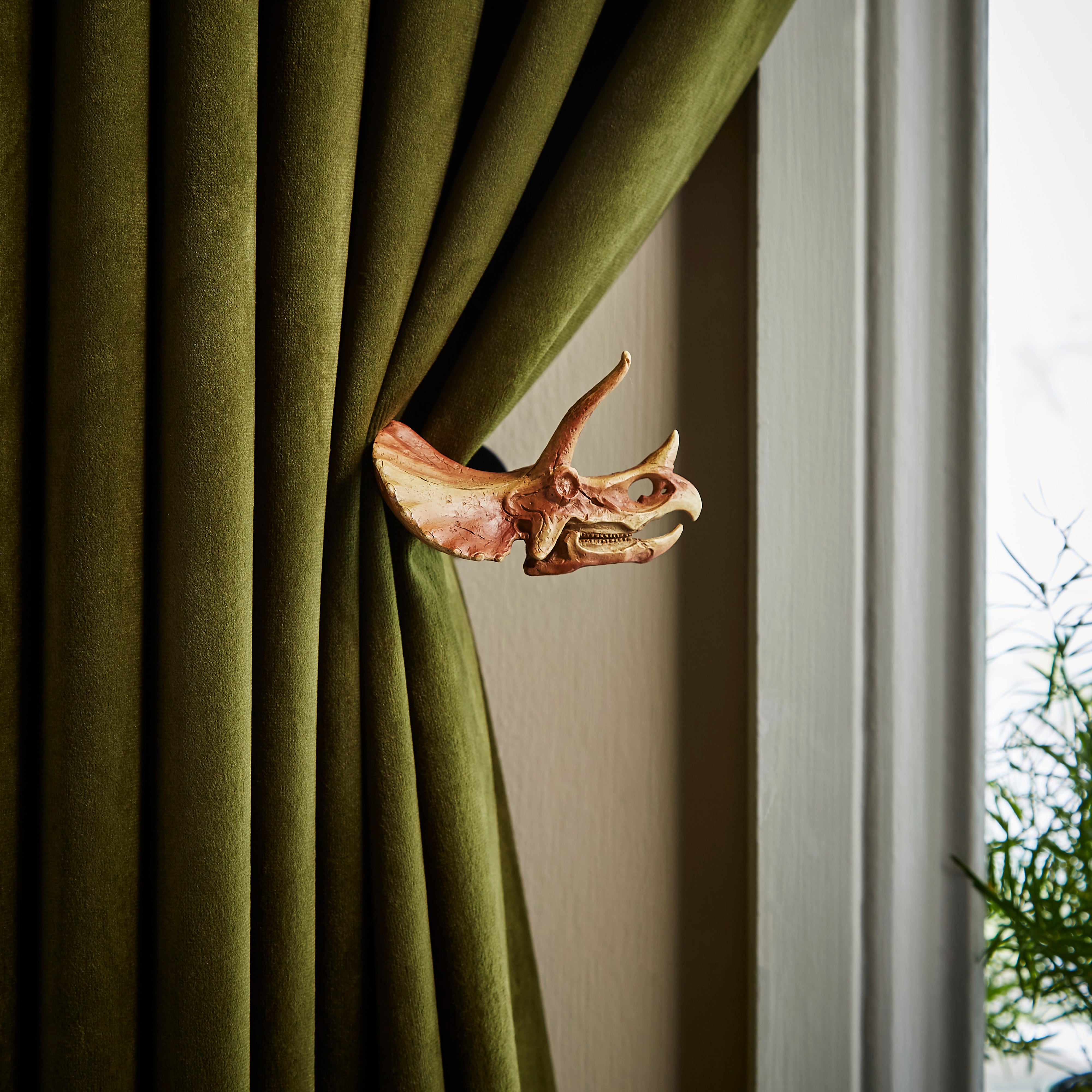 Triceratops Curtain Dresser Black Price Comparisons | Compare The Build