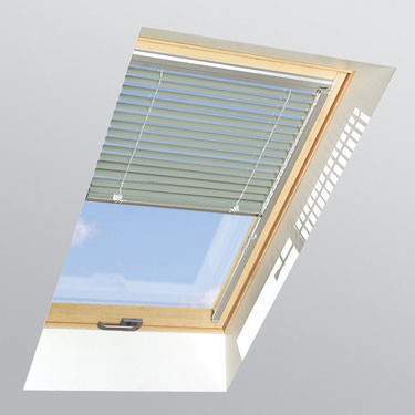 AJP/07 FAKRO Venetian Blind in Pale Green - 78cm x 140cm AJP 07/146 Price Comparisons | Compare The Build