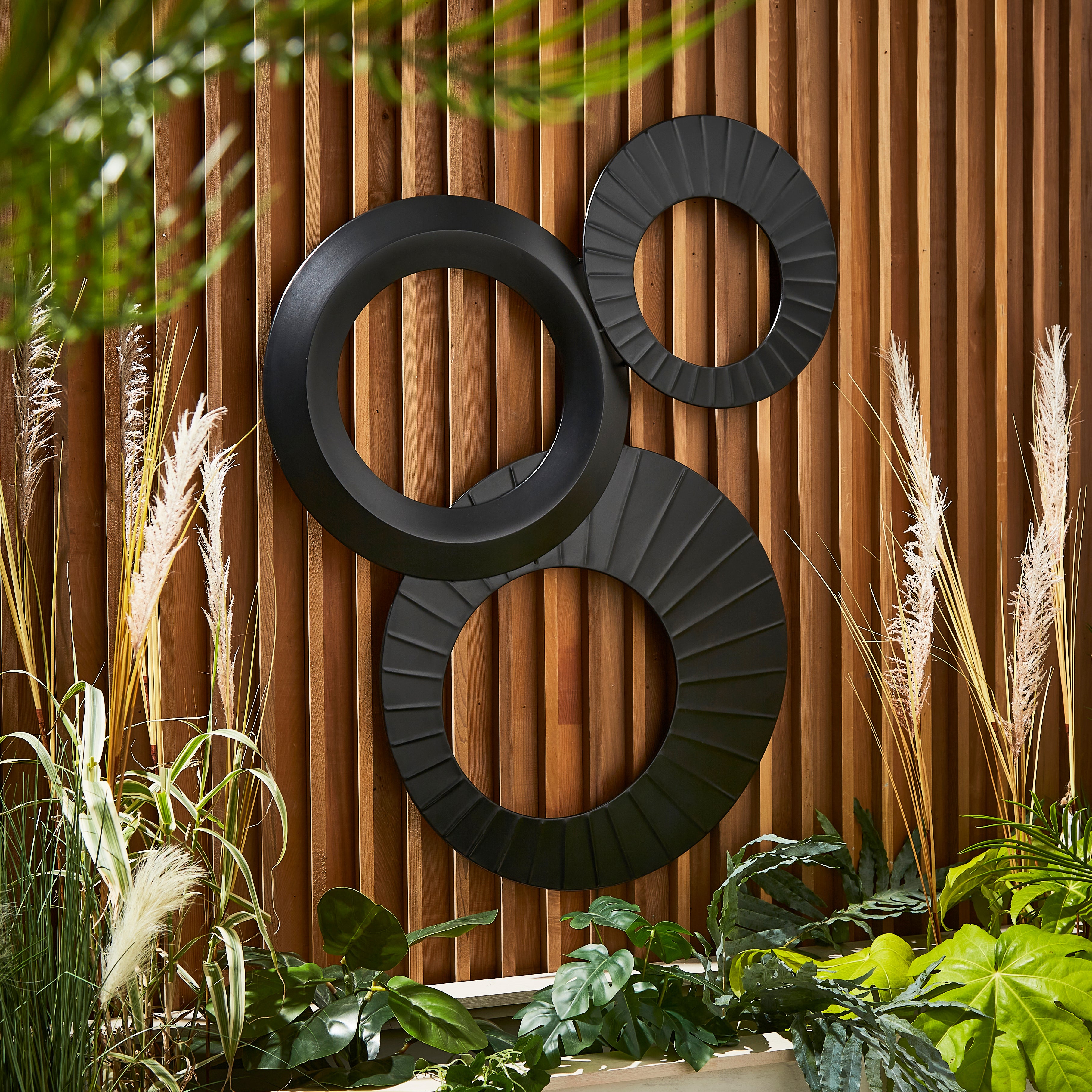 Amazonica Circles Indoor Outdoor Metal Wall Art Black Price Comparisons | Compare The Build