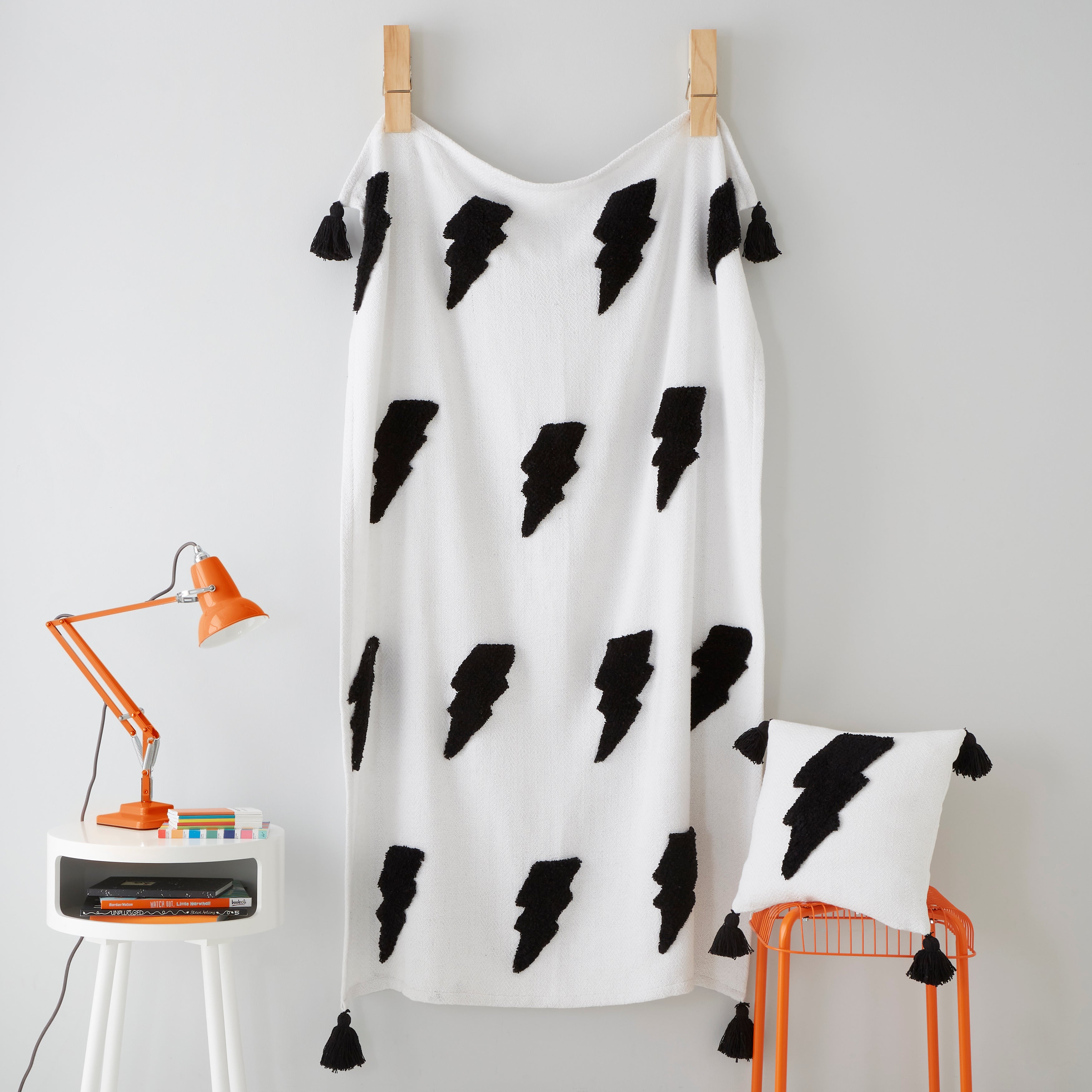 Tufted Lightening Throw Black and white Price Comparisons | Compare The Build