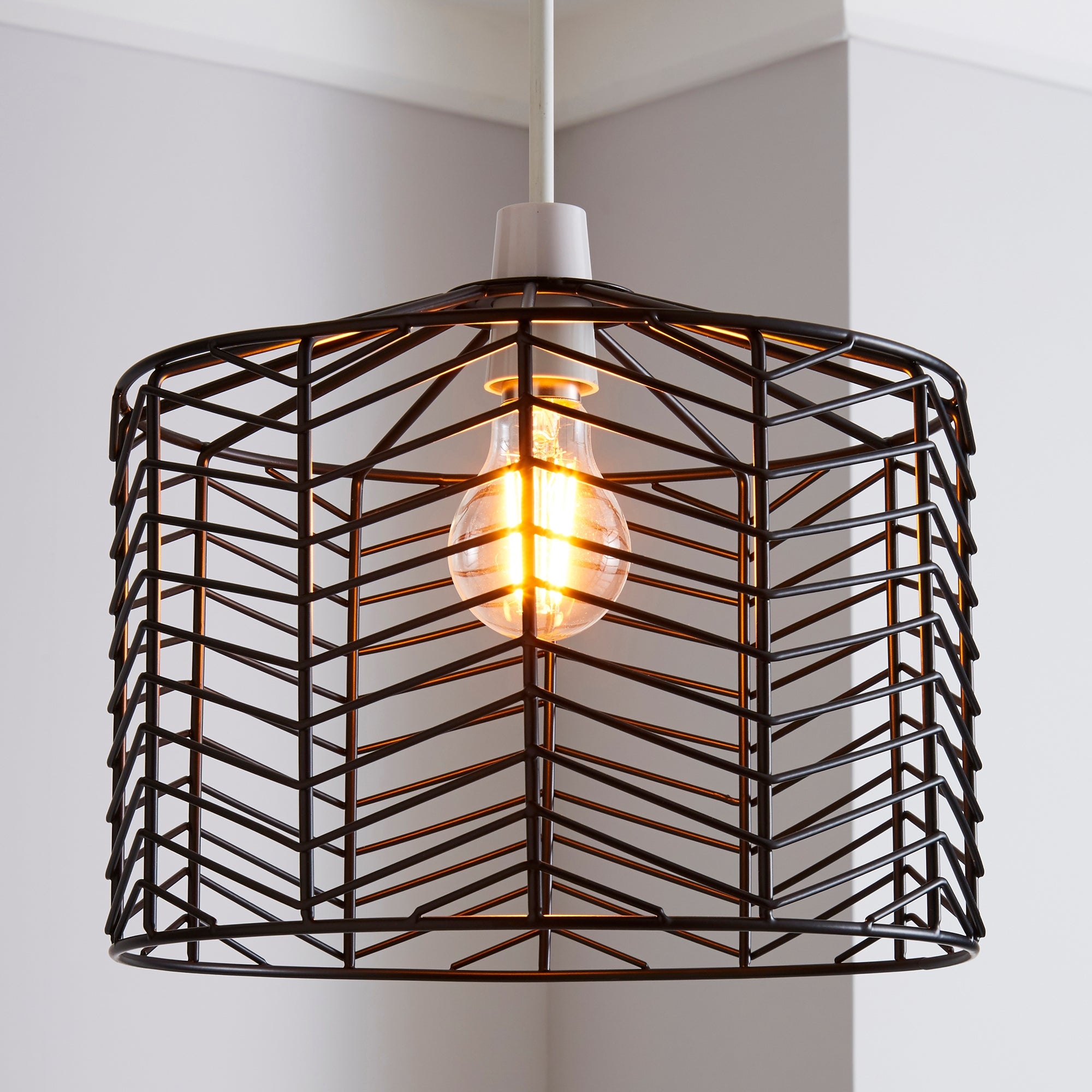 Siena Black Easy Fit Pendant Black Price Comparisons | Compare The Build