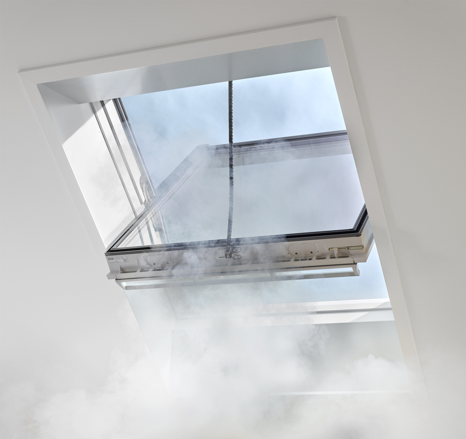 VELUX Smoke Ventilation System 1340mm x 1400mm GGU UK08 SD0L140 Price Comparisons | Compare The Build