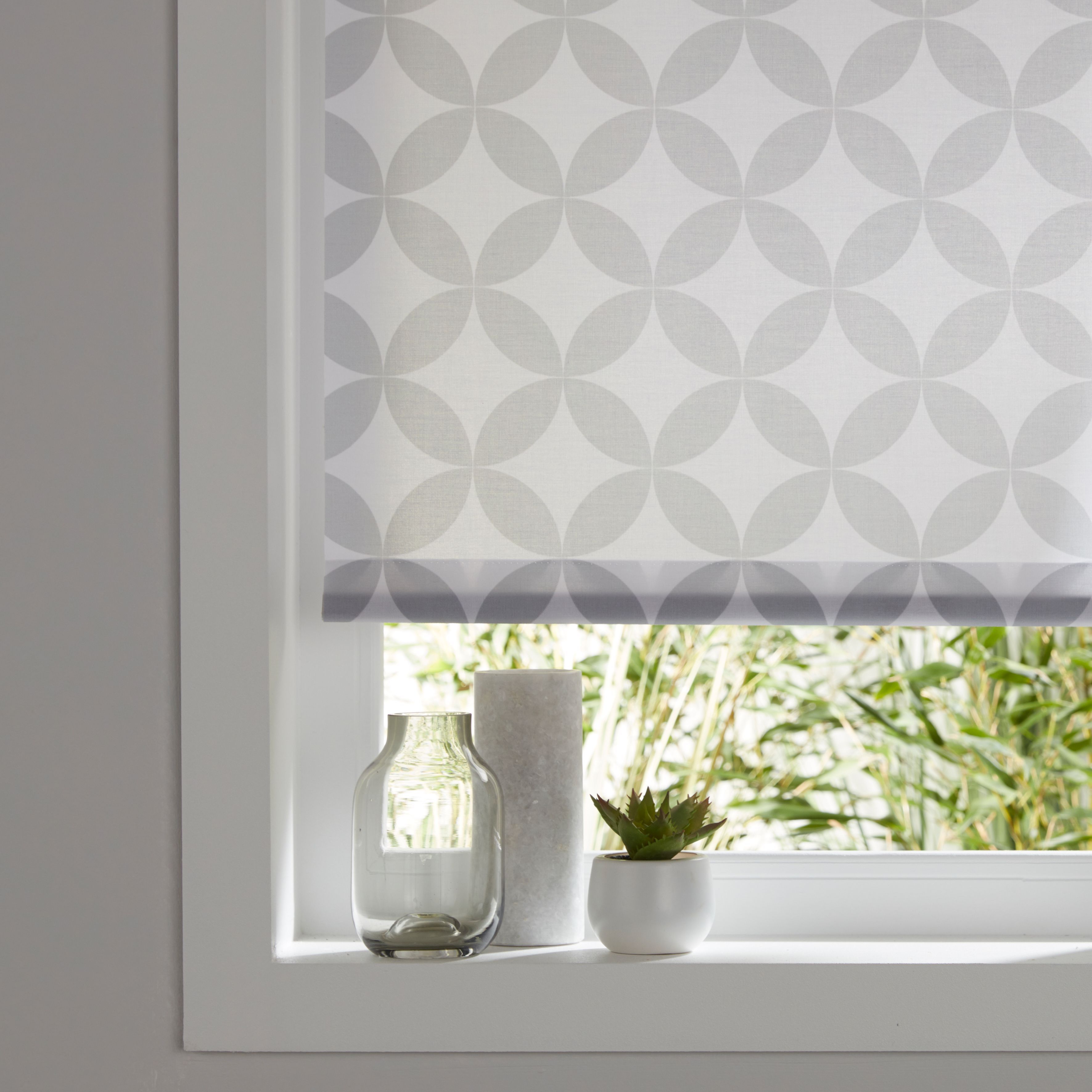 Colours Halo Corded Grey & White Geometric Daylight Roller Blind (W)60Cm (L)195Cm Price Comparisons | Compare The Build