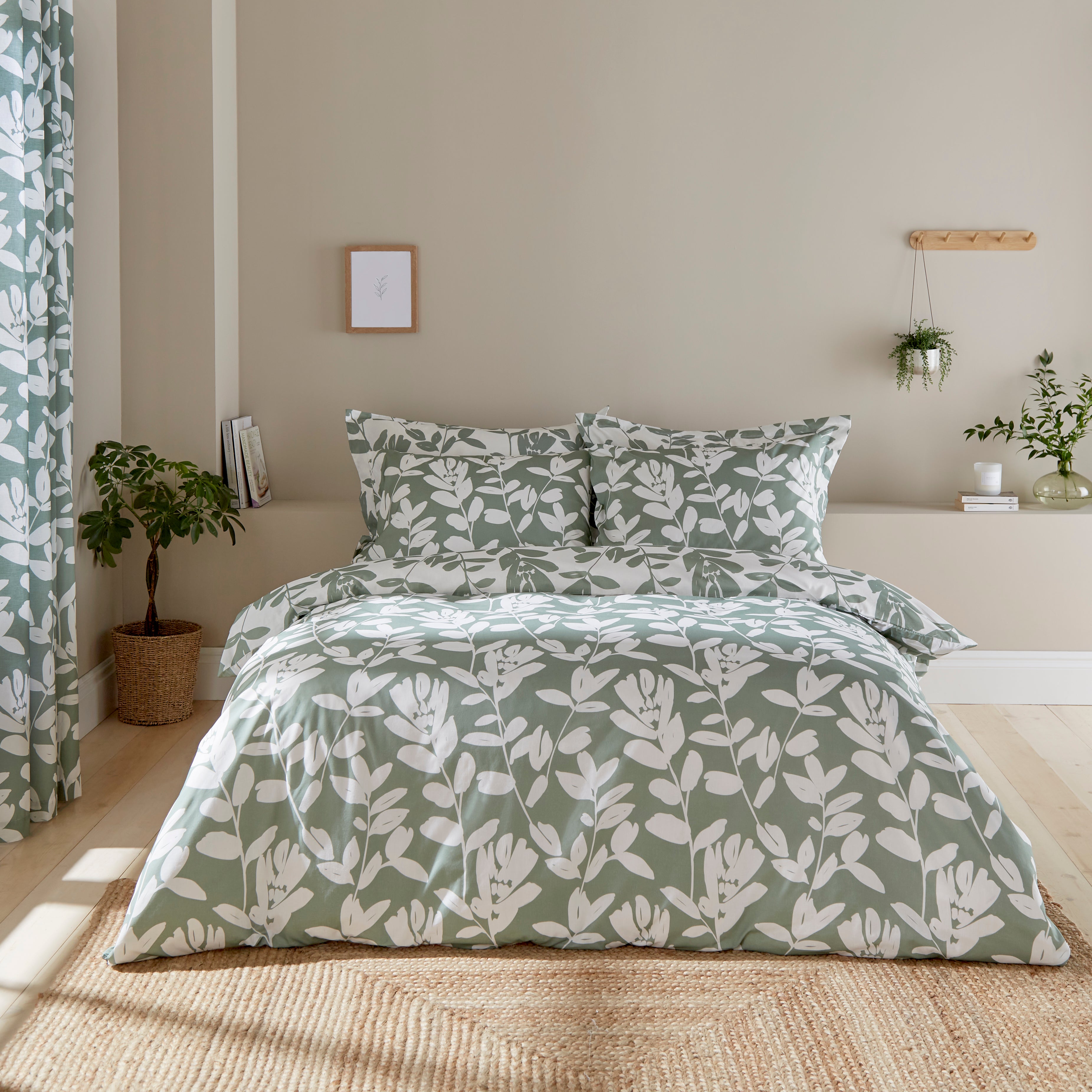 Silhouette Floral Lilypad Duvet Cover and Pillowcase Set Lilypad Price Comparisons | Compare The Build