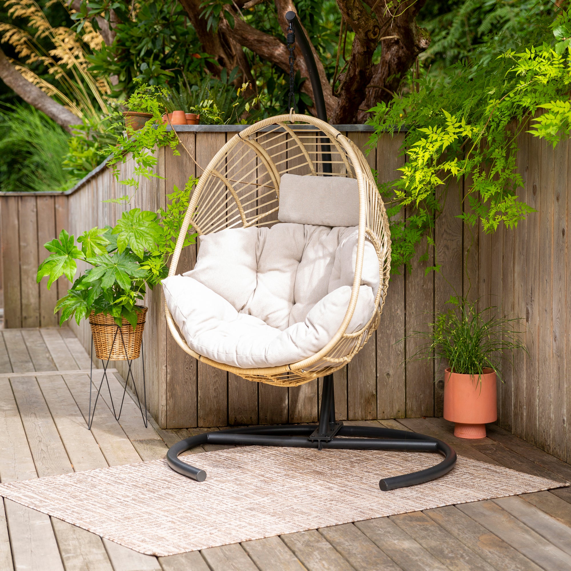 Singapore Hanging Egg Chair Brown | Compare The Build