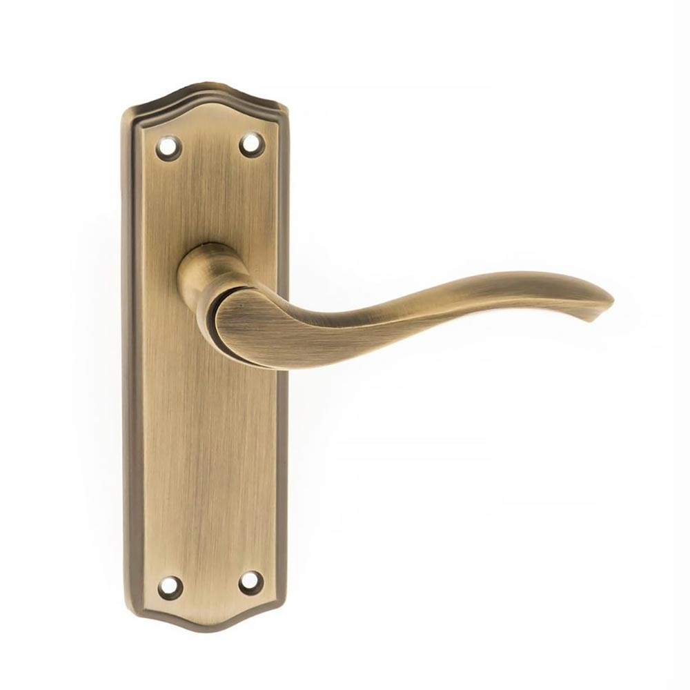 Atlantic Old English Warwick Latch Lever on Backplate - Matt Antique Brass Atlantic UK OE178LMAB | Compare The Build