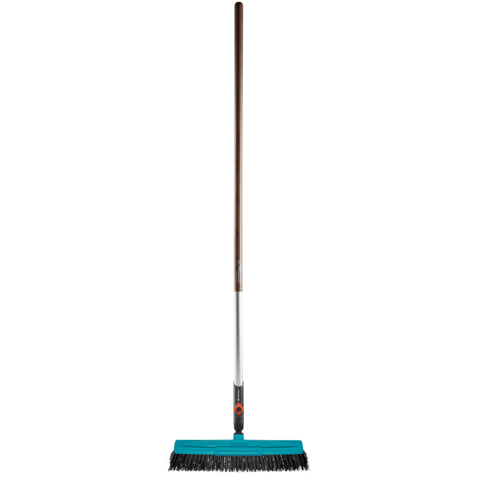 Gardena Combisystem Road Broom & 130cm Wooden Handle | Compare The Build