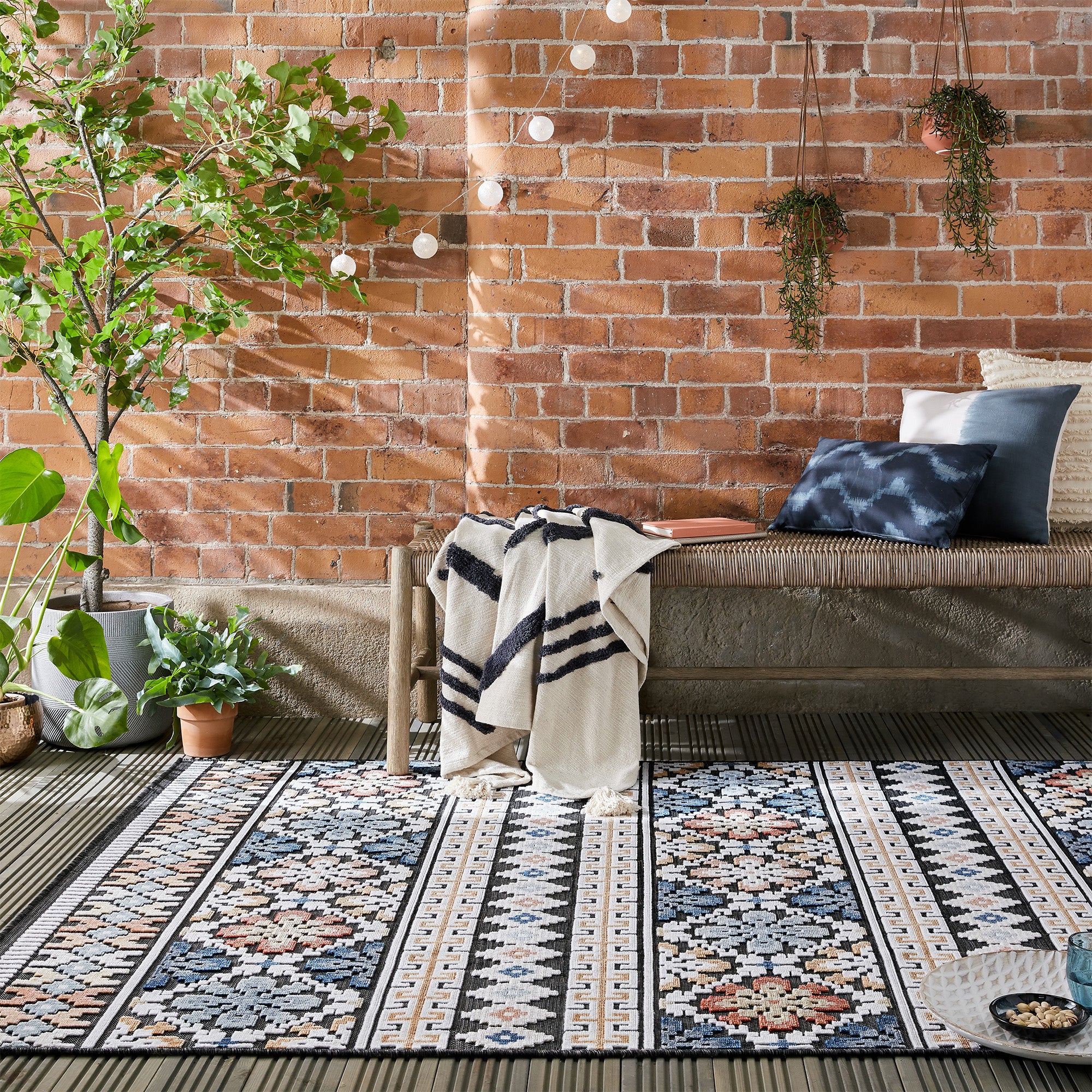 Aster Aztec Indoor Outdoor Rug Navy Price Comparisons | Compare The Build