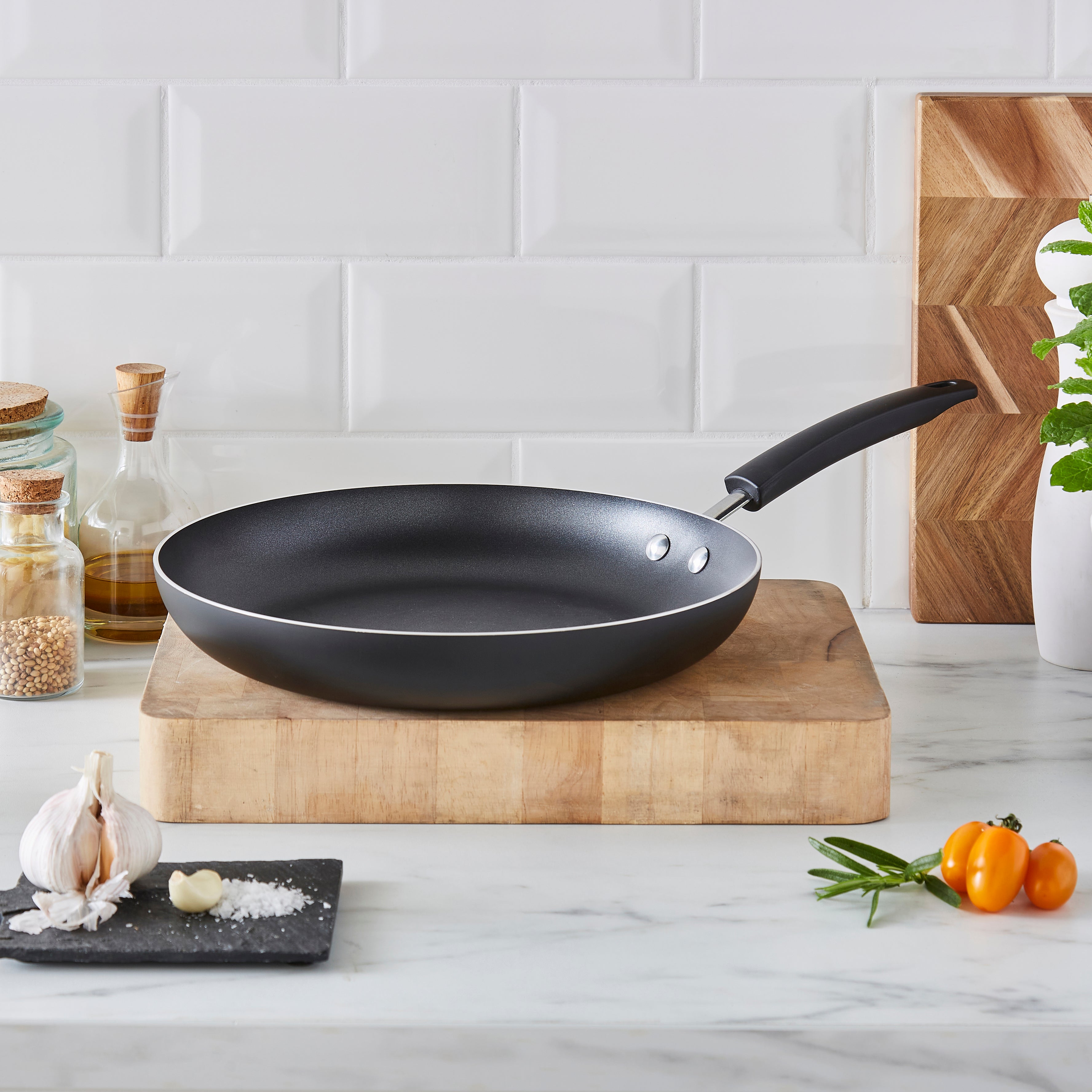 Dunelm Aluminium Frying Pan 30cm Black Price Comparisons | Compare The Build