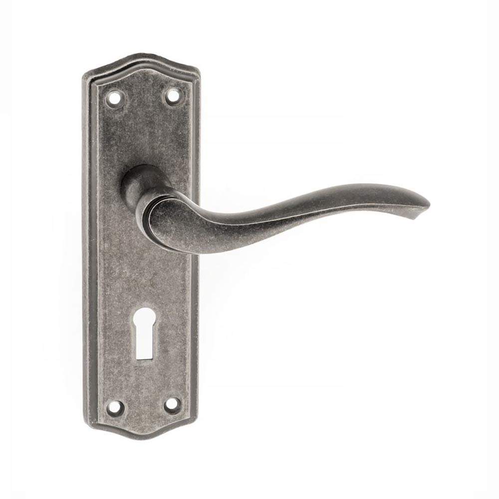 Atlantic Old English Warwick Key Lever on Backplate - Distressed Silver Atlantic UK OE178KDS | Compare The Build