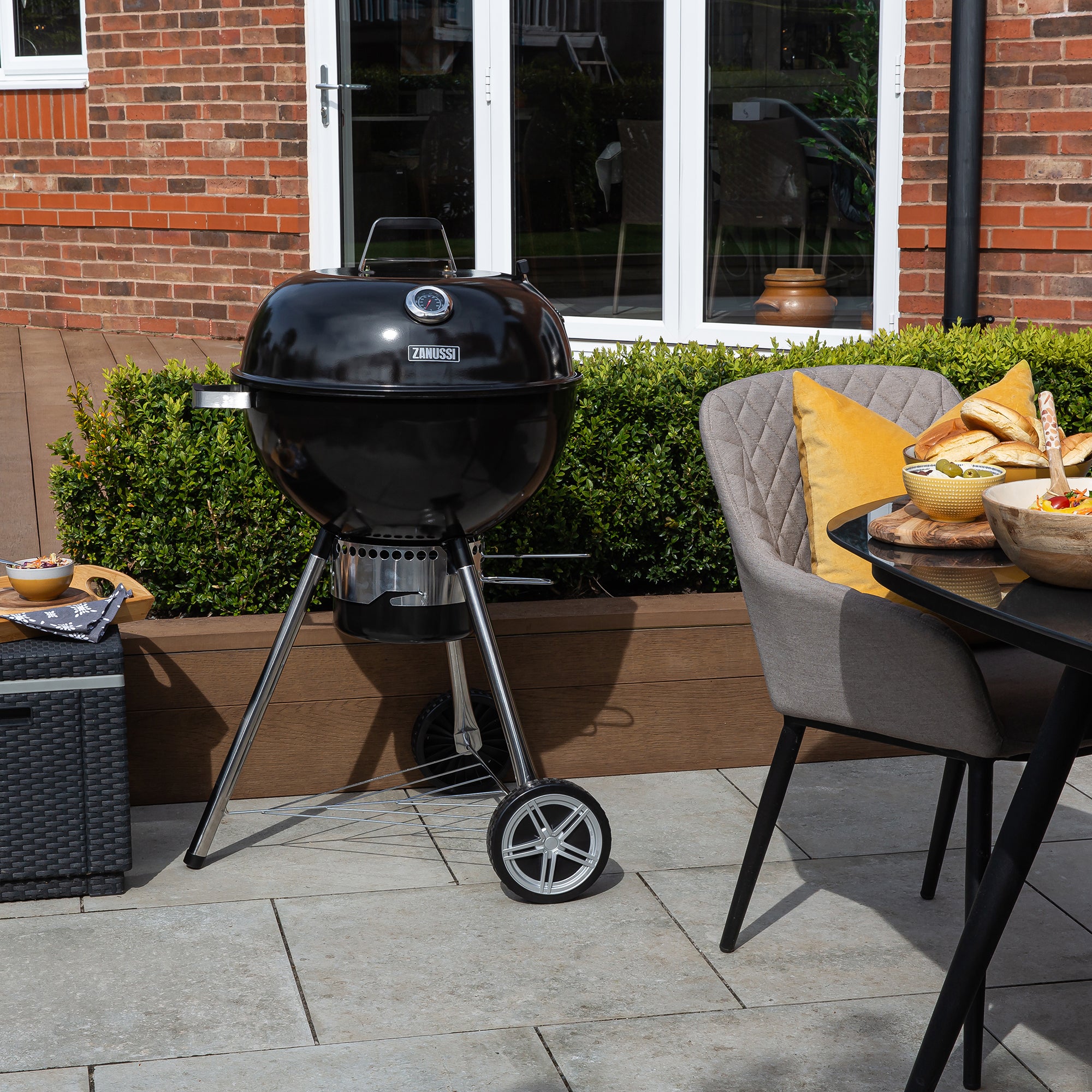 Zanussi Premium Kettle Charcoal BBQ & Cover Black Price Comparisons | Compare The Build