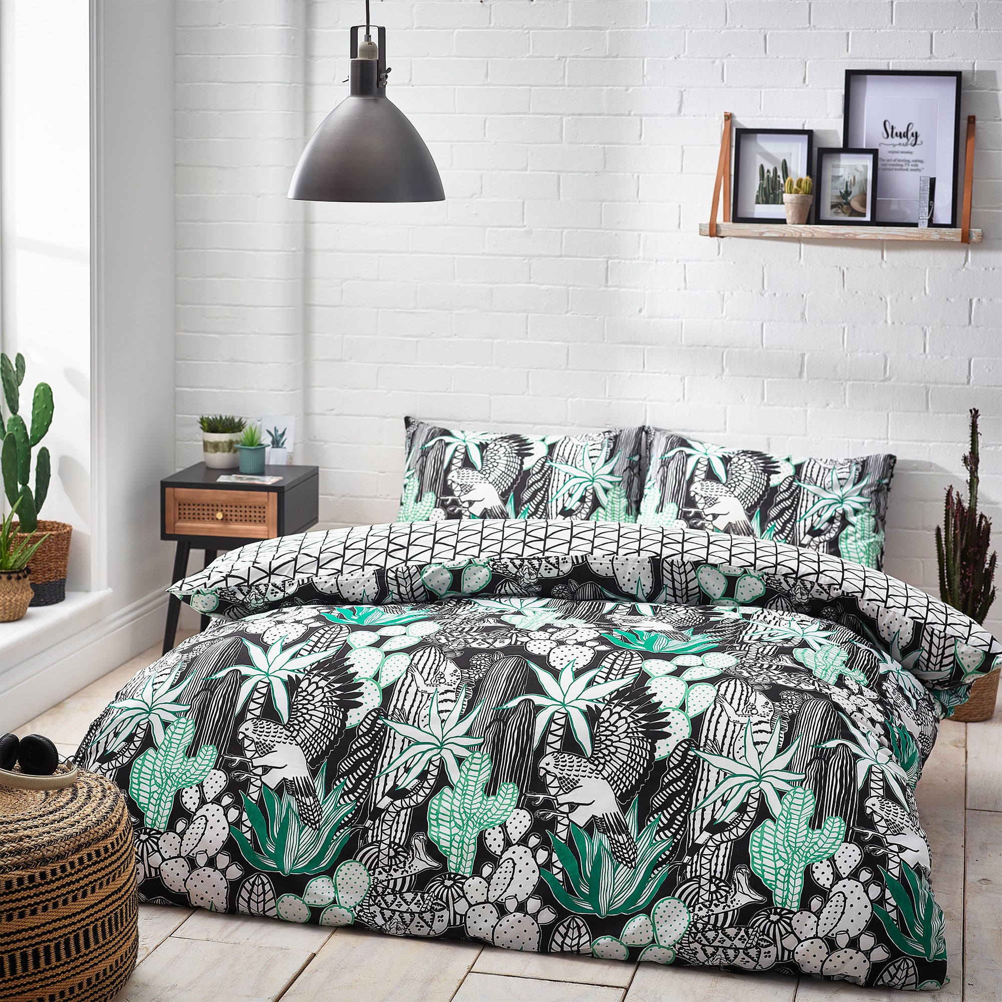 Style Lab Arizona Duvet Cover and Pillowcase Set Black and white Price Comparisons | Compare The Build