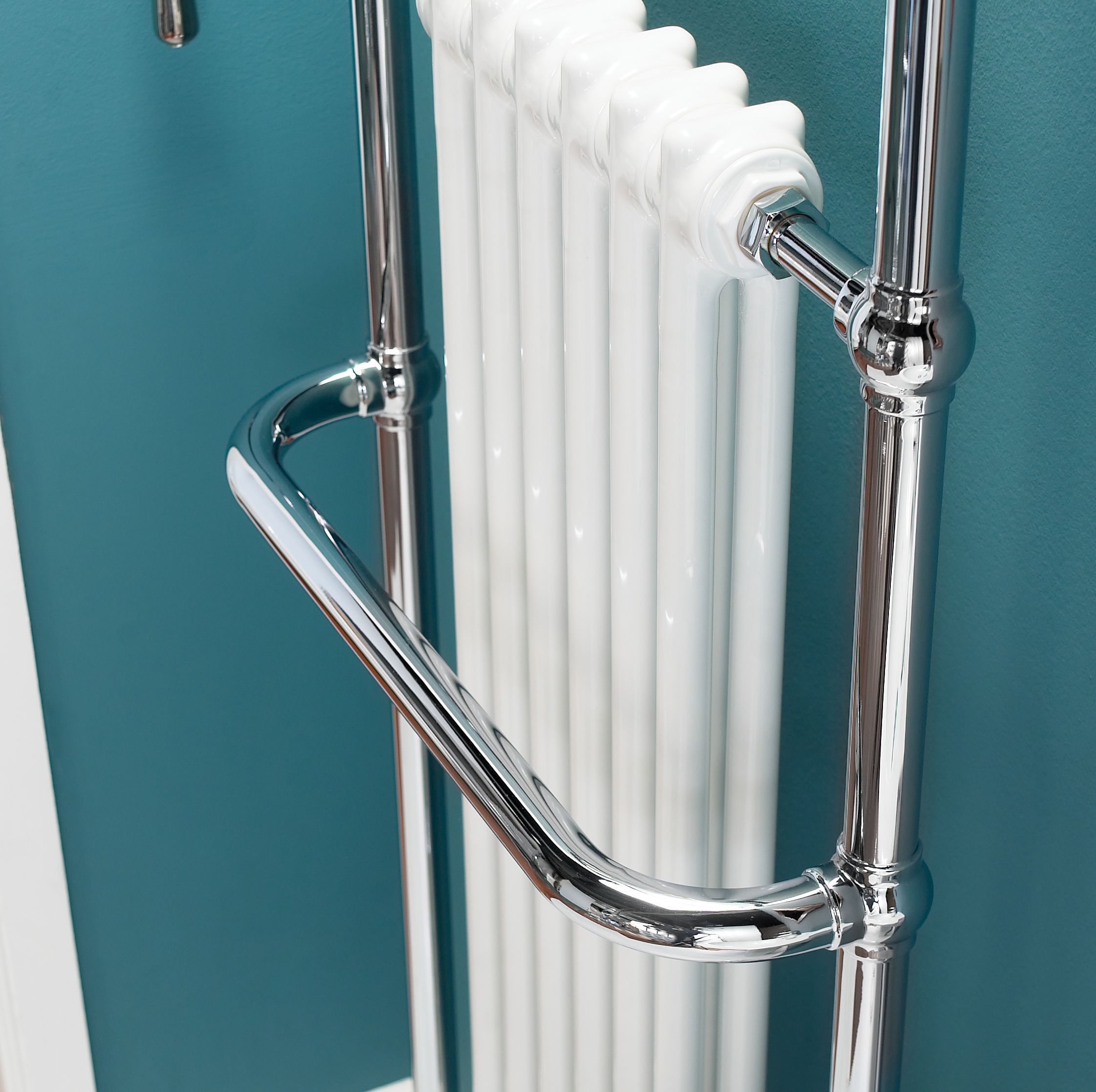 Electric Towel Warmer (H)952mm (W)675mm Price Comparisons | Compare The Build