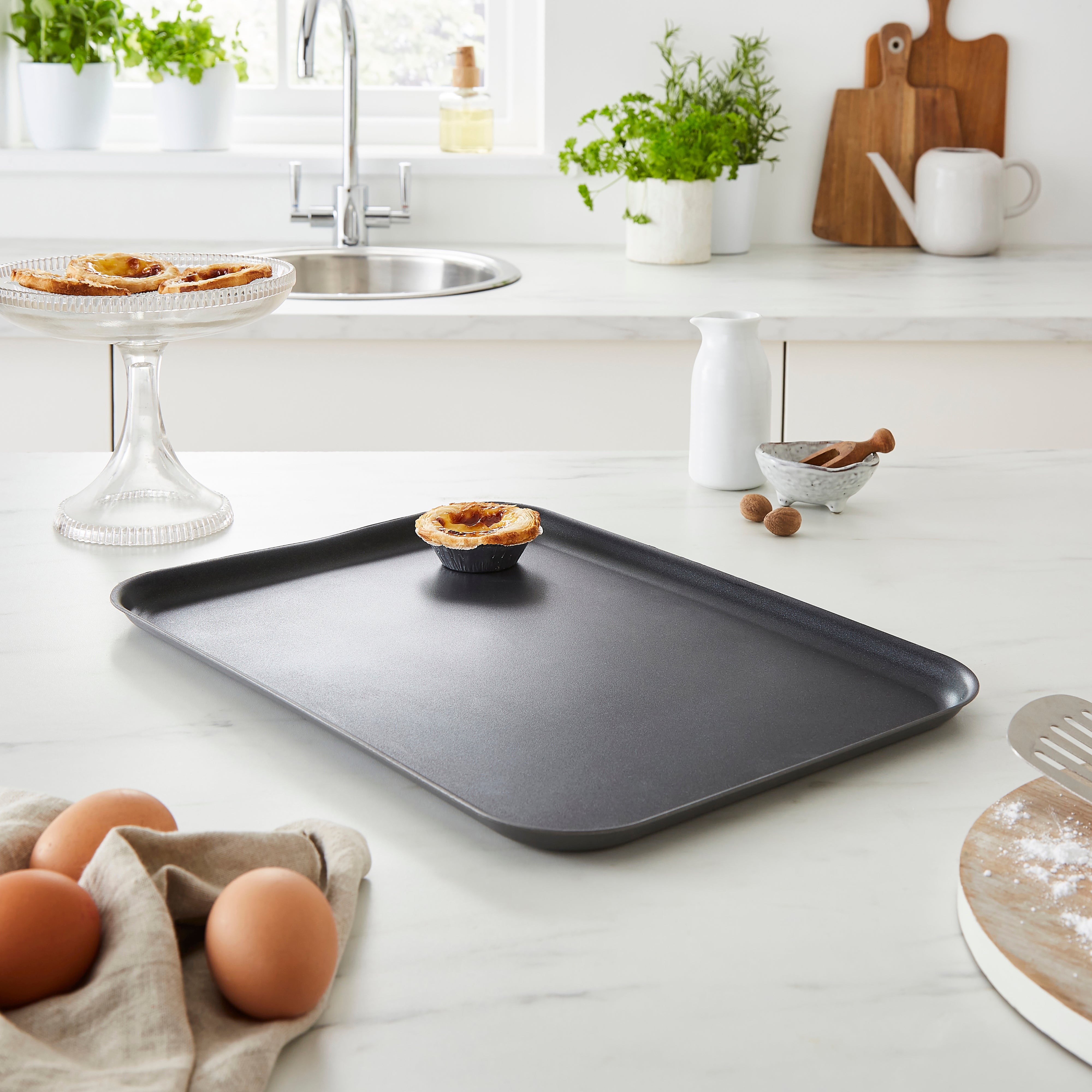 Gourmet 42cm Low Edged Baking Tray Black Price Comparisons | Compare The Build