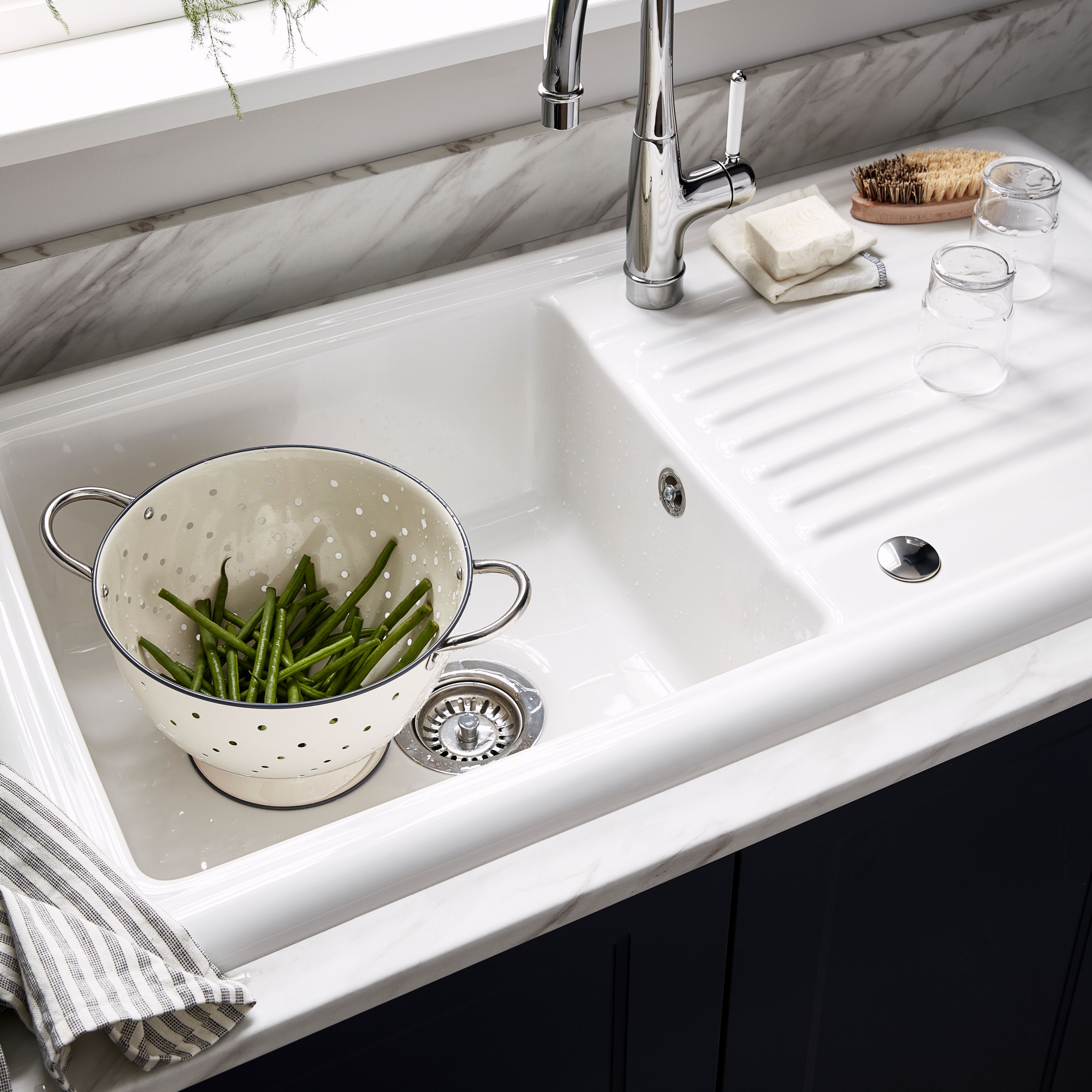 Cooke & Lewis Burbank Gloss White Ceramic 1 Bowl Sink & Drainer Price Comparisons | Compare The Build