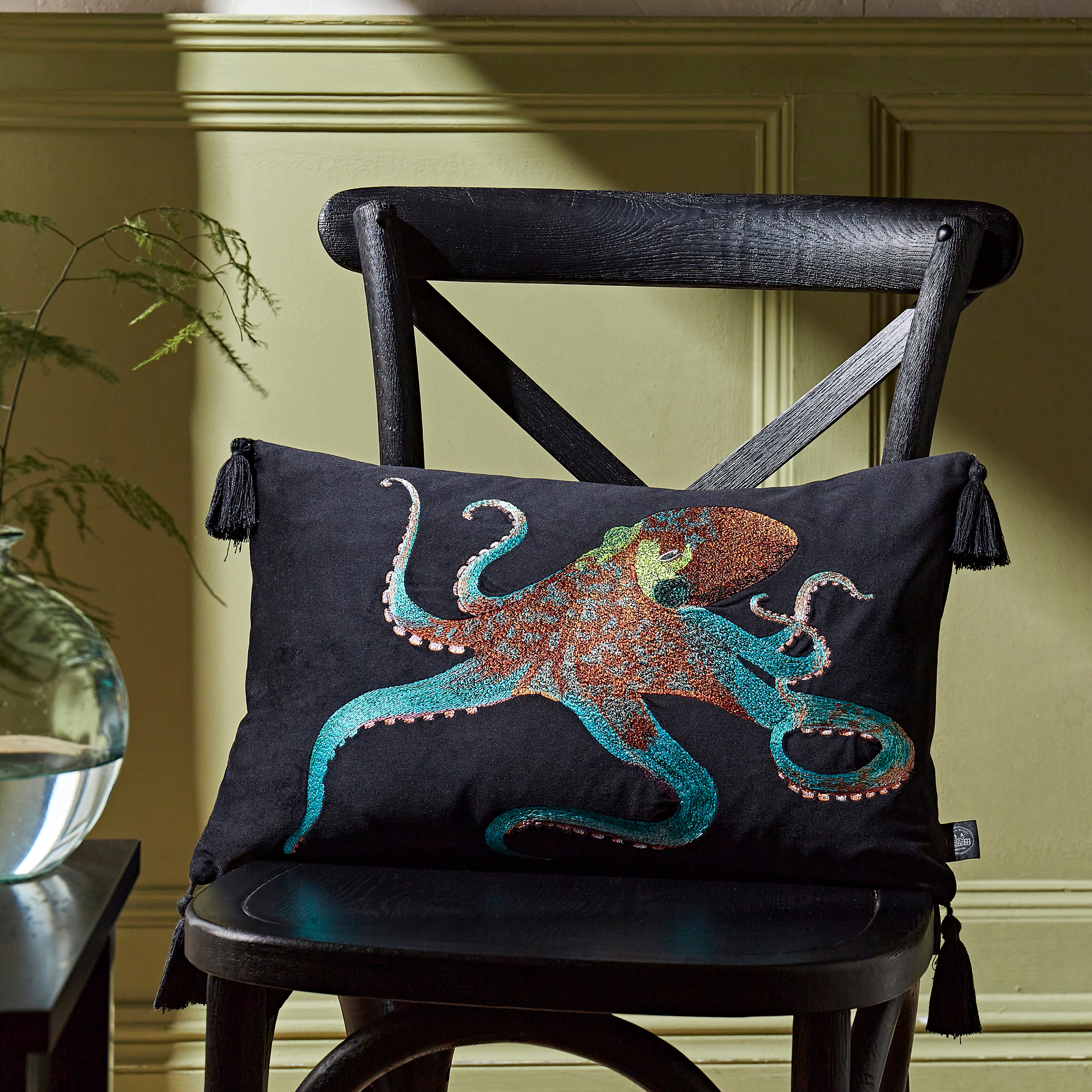 Octopus Cushion Black Price Comparisons | Compare The Build